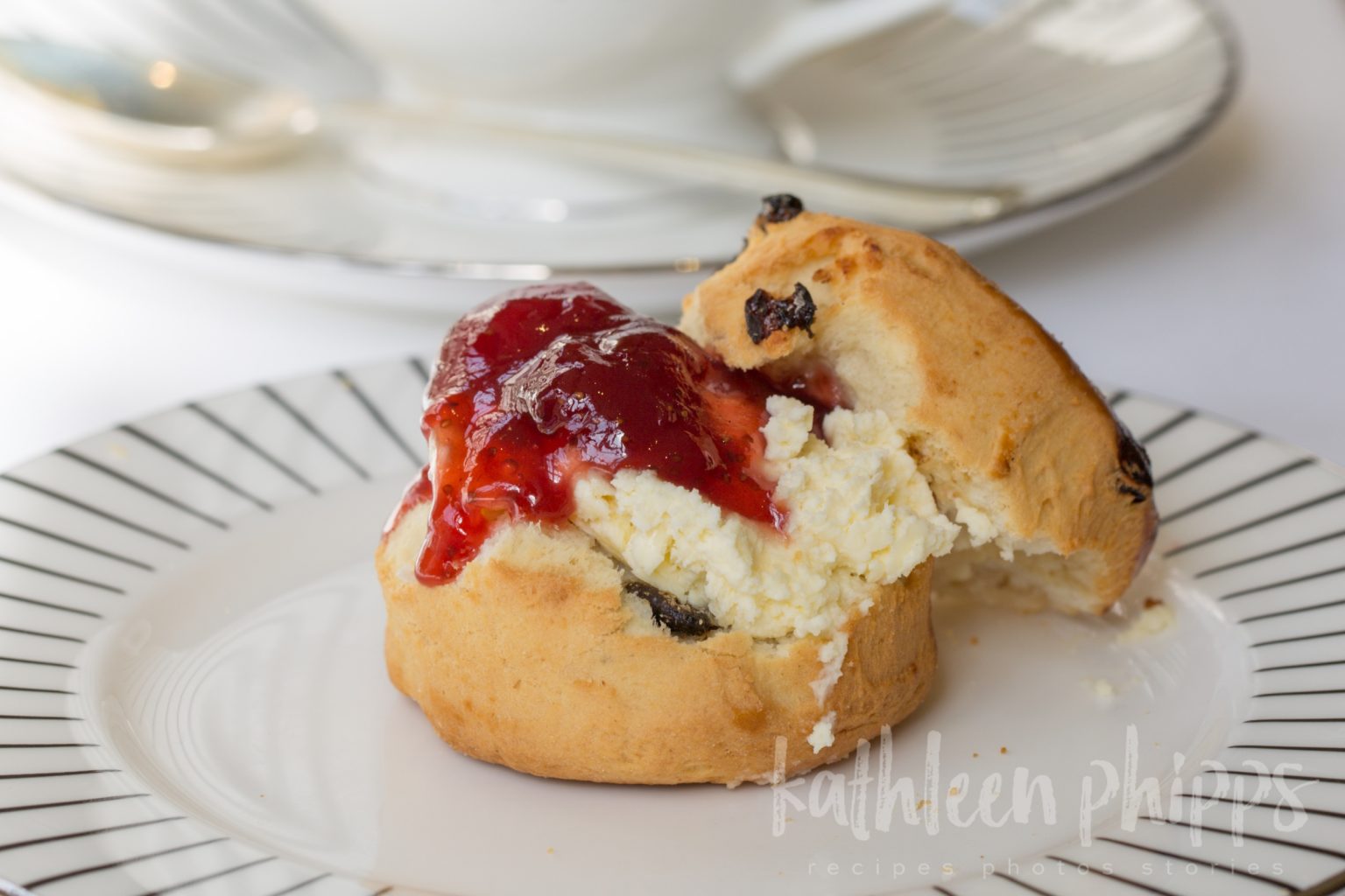 Cornish Cream Tea vs. Devon Cream Tea - British Tearooms by Kat